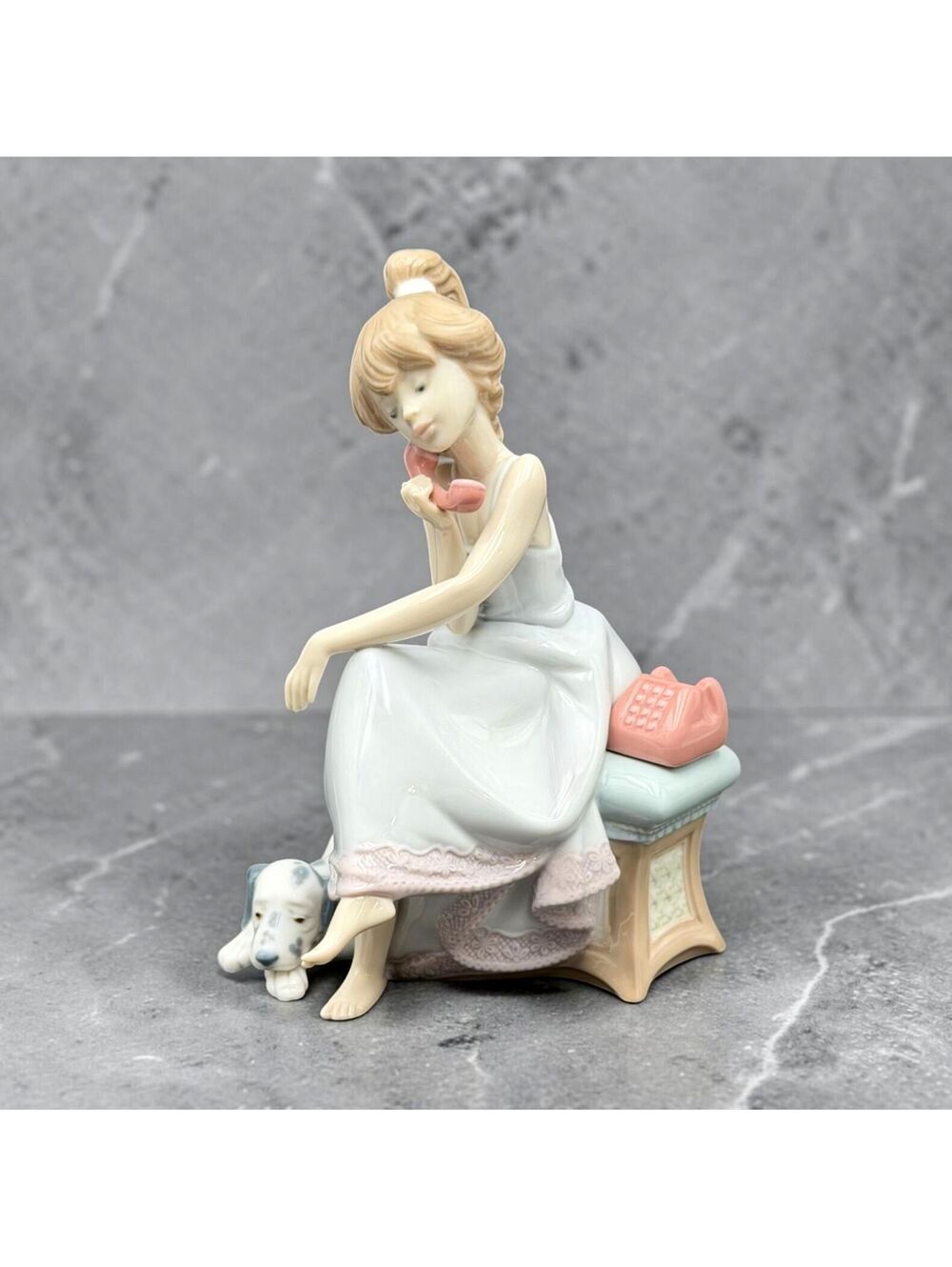 Vtg Lladro #5466 Chit Chat Girl on Phone with Dog Porcelain Figurine Spain 8"